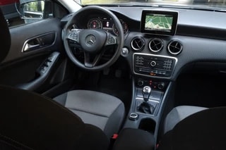 Thumbnail Mobil 4
