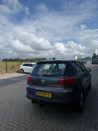 Thumbnail Mobil 4