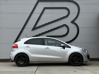 Thumbnail Mobil 5