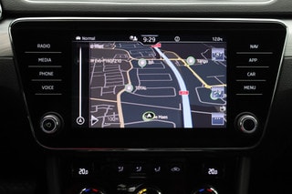 Thumbnail Mobil 6