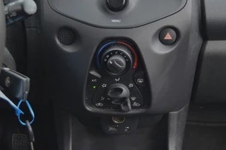 Thumbnail Mobil 10
