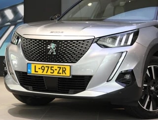 Thumbnail Mobil 8