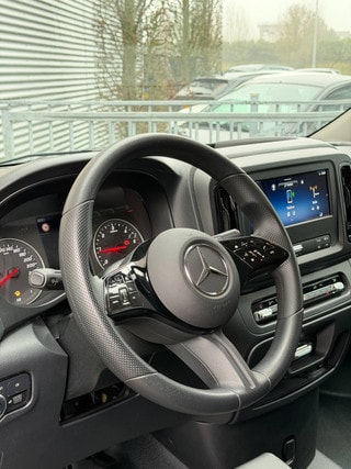 Thumbnail Mobil 6